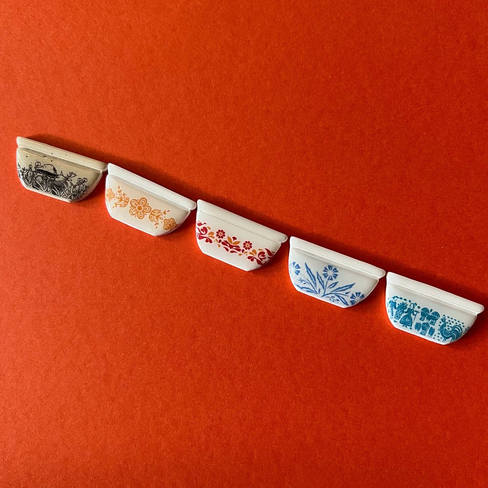 Pyrex Needle Minders